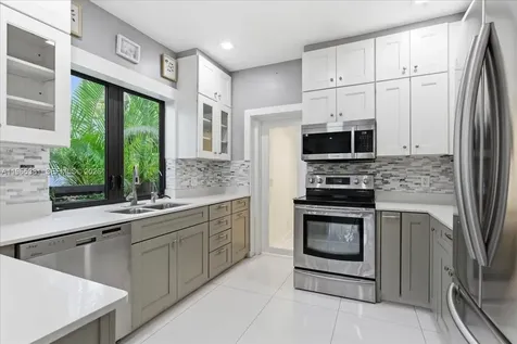 1737 SW 10th Street Miami FL 33135