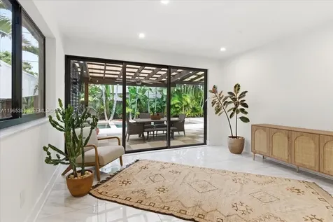 1737 SW 10th Street Miami FL 33135