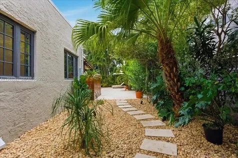 1737 SW 10th Street Miami FL 33135