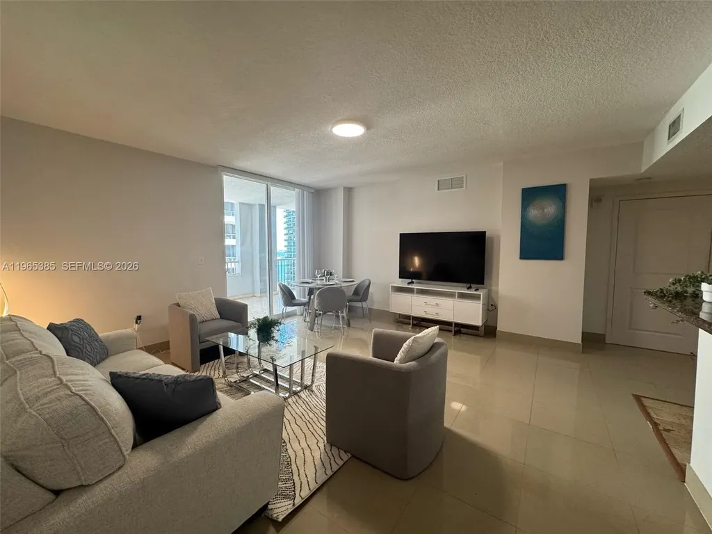 170 SE 14th Street Miami FL 33131