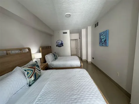 170 SE 14th Street Miami FL 33131