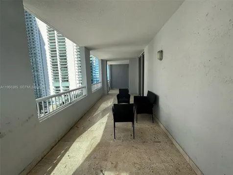 170 SE 14th Street Miami FL 33131