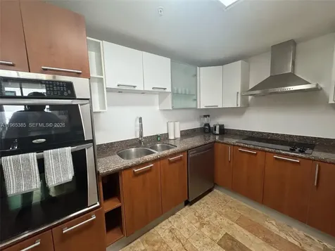 170 SE 14th Street Miami FL 33131