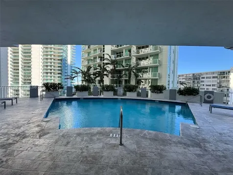 170 SE 14th Street Miami FL 33131