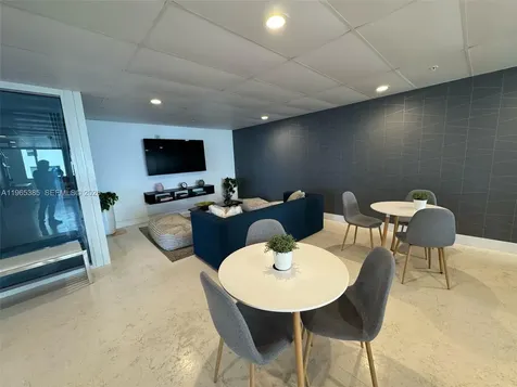 170 SE 14th Street Miami FL 33131
