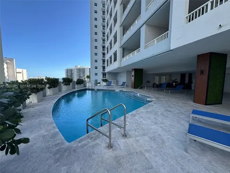 170 SE 14th Street Miami FL 33131