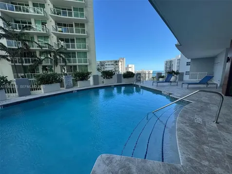 170 SE 14th Street Miami FL 33131