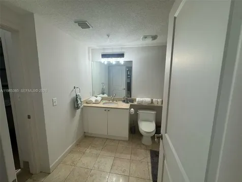 170 SE 14th Street Miami FL 33131