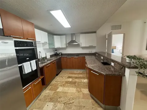 170 SE 14th Street Miami FL 33131