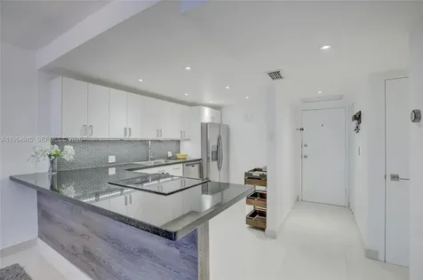 3375 N Country Club Drive Aventura FL 33180