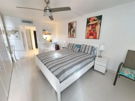 3375 N Country Club Drive Aventura FL 33180