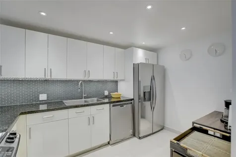 3375 N Country Club Drive Aventura FL 33180
