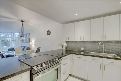 3375 N Country Club Drive Aventura FL 33180