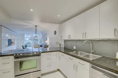 3375 N Country Club Drive Aventura FL 33180