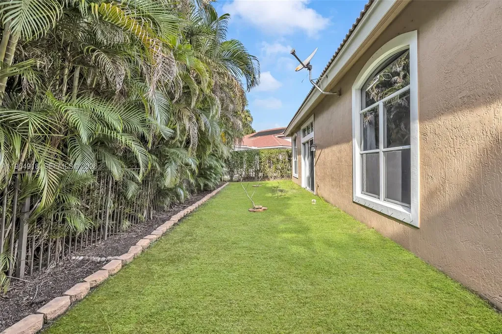 558 NW 118th Avenue Coral Springs FL 33071