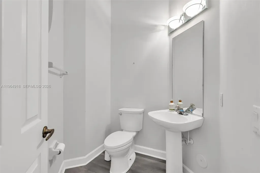 558 NW 118th Avenue Coral Springs FL 33071