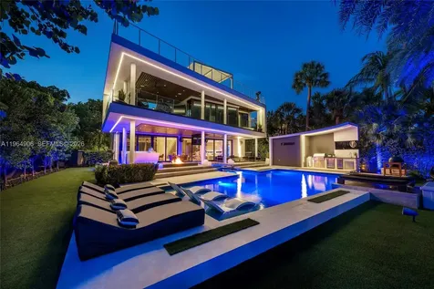 528 Lakeview Court Miami Beach FL 33140