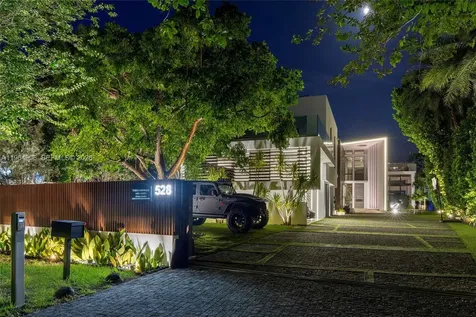 528 Lakeview Court Miami Beach FL 33140