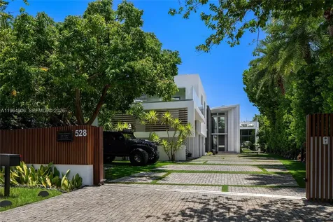 528 Lakeview Court Miami Beach FL 33140