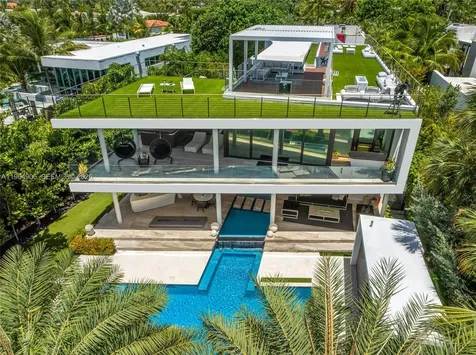 528 Lakeview Court Miami Beach FL 33140