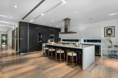 528 Lakeview Court Miami Beach FL 33140