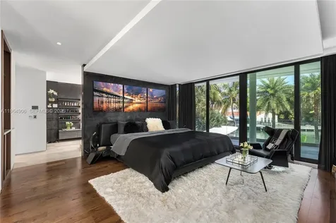 528 Lakeview Court Miami Beach FL 33140