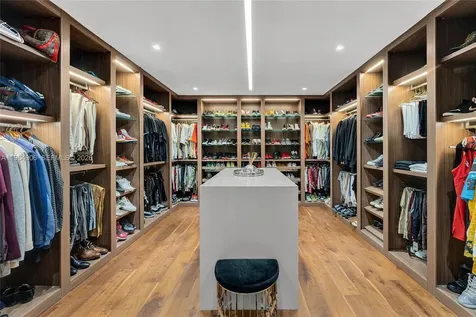 528 Lakeview Court Miami Beach FL 33140