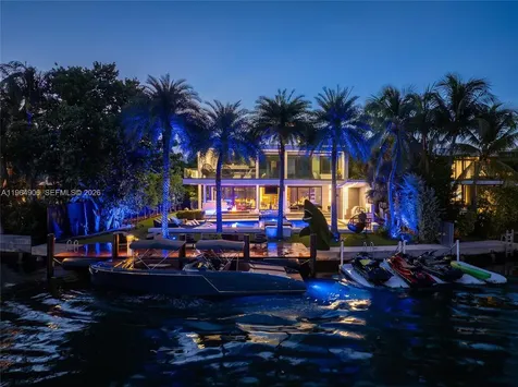 528 Lakeview Court Miami Beach FL 33140