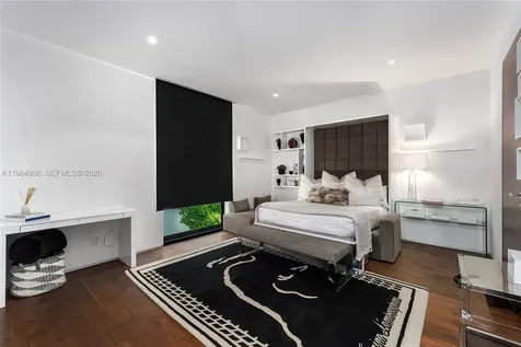 528 Lakeview Court Miami Beach FL 33140