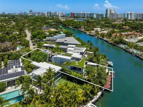 528 Lakeview Court Miami Beach FL 33140