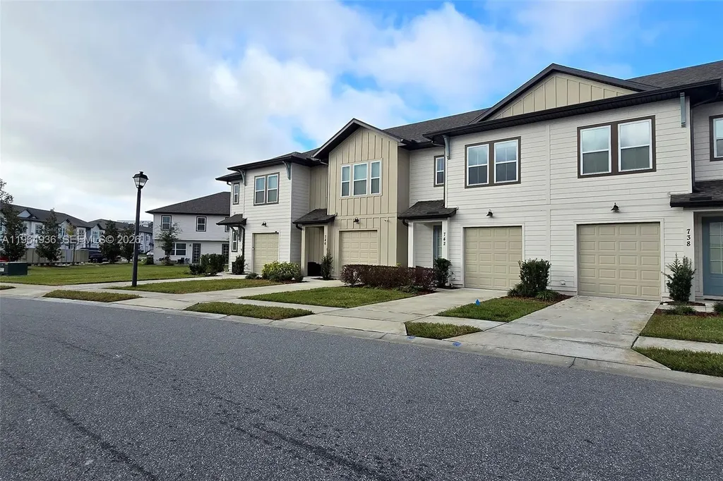 742 Langboat Drive Davenport FL 33896