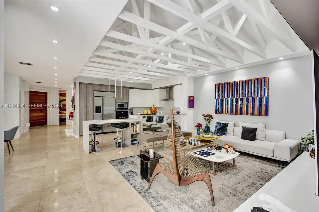 1662 Diplomat Drive Miami FL 33179