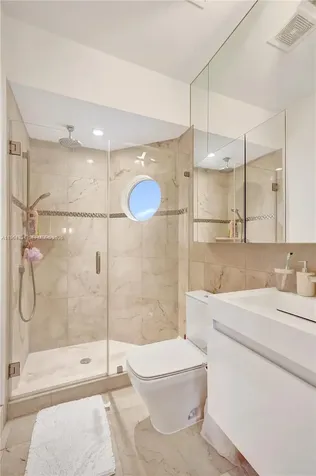 1662 Diplomat Drive Miami FL 33179