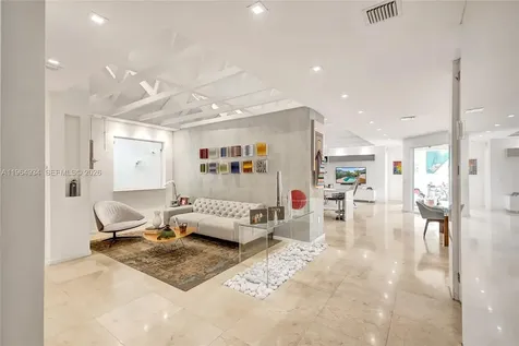 1662 Diplomat Drive Miami FL 33179