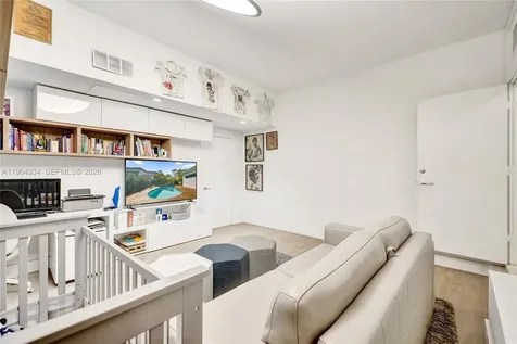 1662 Diplomat Drive Miami FL 33179
