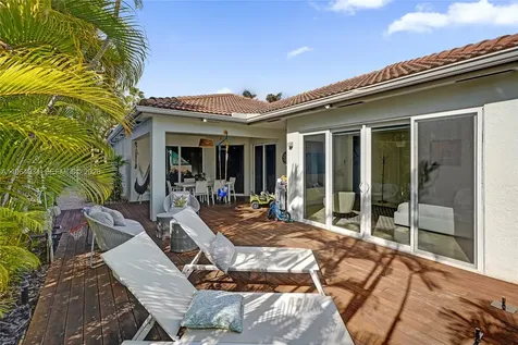 1662 Diplomat Drive Miami FL 33179
