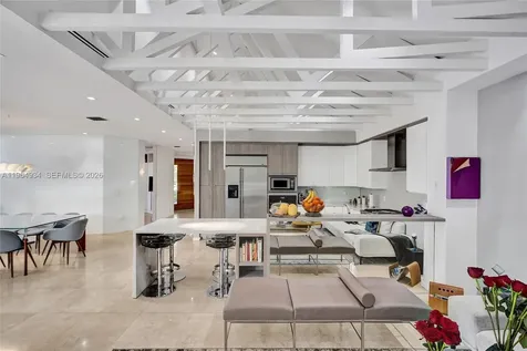 1662 Diplomat Drive Miami FL 33179
