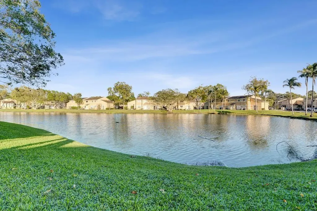 351 Palm Way Pembroke Pines FL 33025
