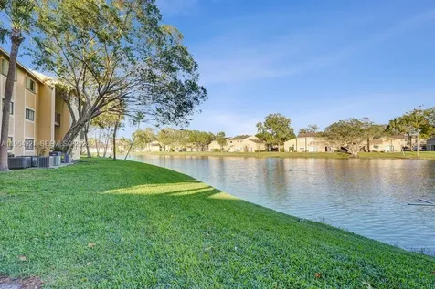 351 Palm Way Pembroke Pines FL 33025