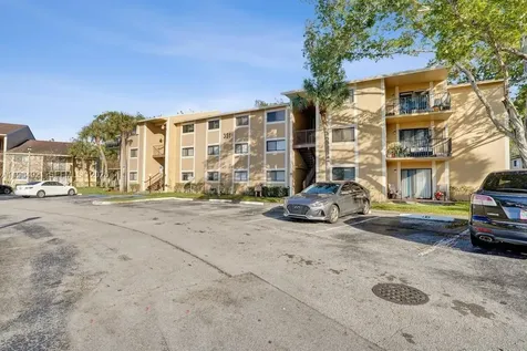 351 Palm Way Pembroke Pines FL 33025