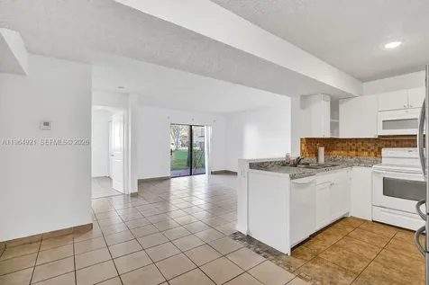 351 Palm Way Pembroke Pines FL 33025