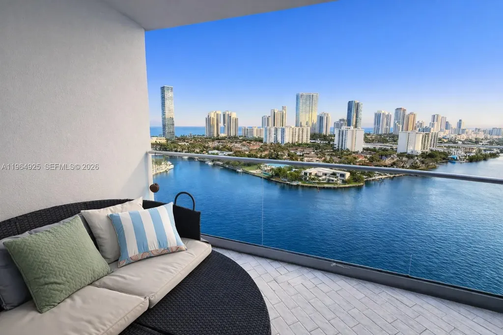 19707 Turnberry Way Aventura FL 33180
