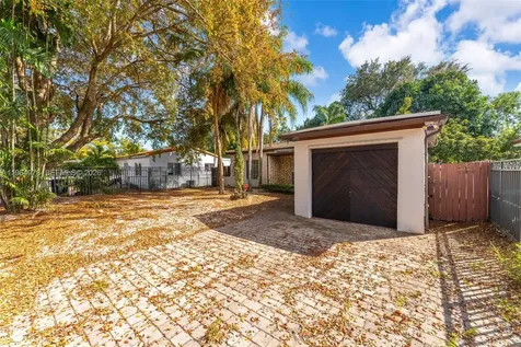 4220 SW 13th Street Miami FL 33134