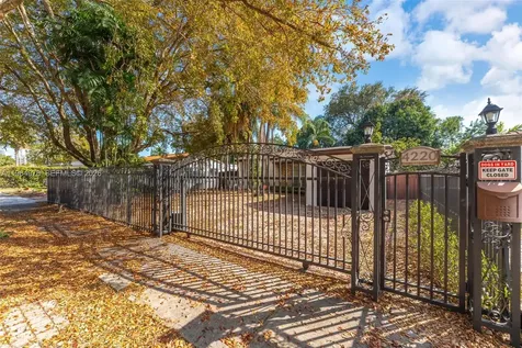 4220 SW 13th Street Miami FL 33134