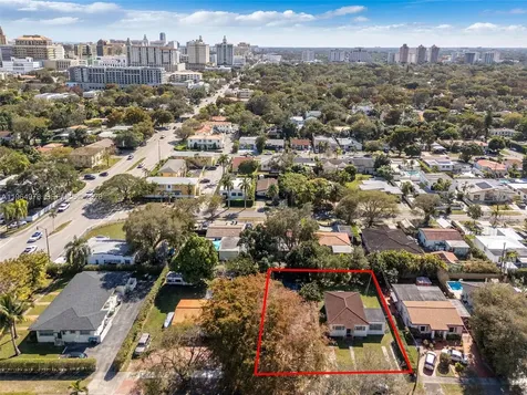 4220 SW 13th Street Miami FL 33134