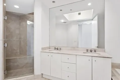 100 S Pointe Drive Miami Beach FL 33139