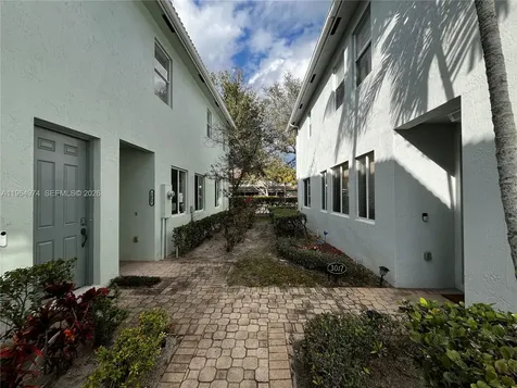 3021 Laurel Ridge Circle Riviera Beach FL 33404