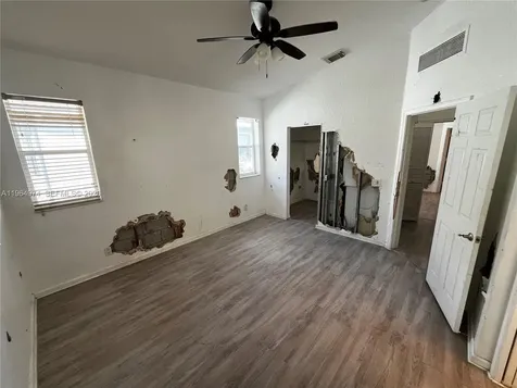 3021 Laurel Ridge Circle Riviera Beach FL 33404