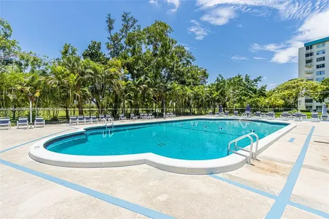 4330 Hillcrest Drive Hollywood FL 33021