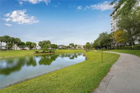 4330 Hillcrest Drive Hollywood FL 33021